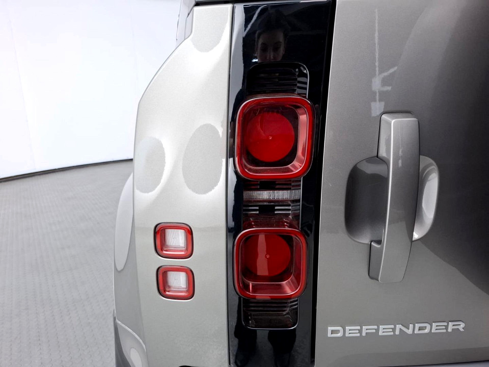 2024 LAND ROVER DEFENDER 110 D250 XS EDITION AWD (183kW)