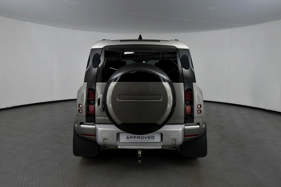 2024 LAND ROVER DEFENDER 110 D250 XS EDITION AWD (183kW)