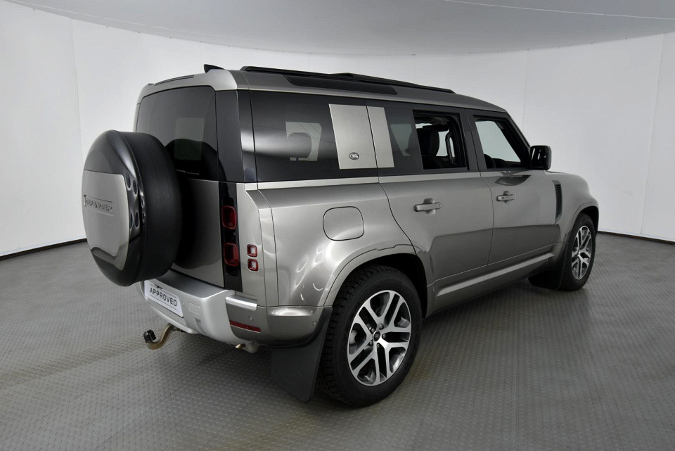 2024 LAND ROVER DEFENDER 110 D250 XS EDITION AWD (183kW)