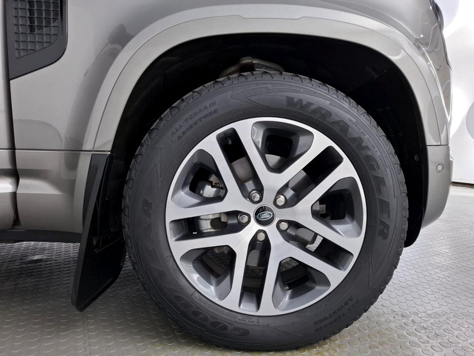 2024 LAND ROVER DEFENDER 110 D250 XS EDITION AWD (183kW)