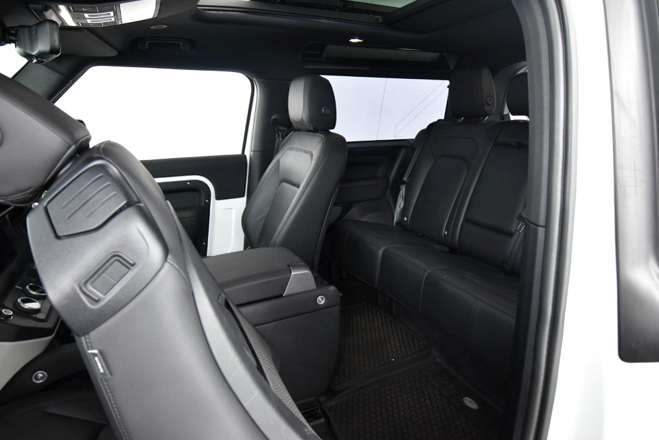 2024 LAND ROVER DEFENDER 90 D250 SE AWD (183kW)