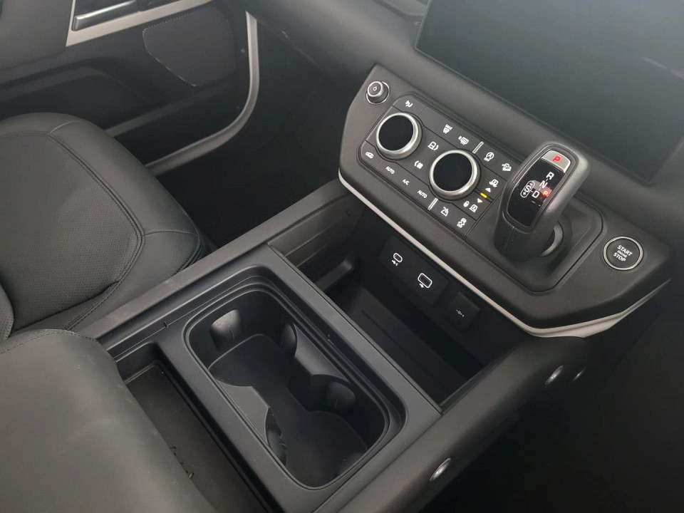 2024 LAND ROVER DEFENDER 90 D250 SE AWD (183kW)