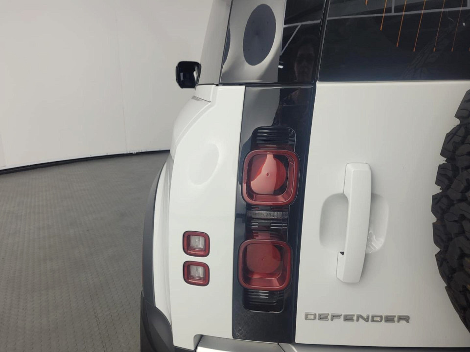 2024 LAND ROVER DEFENDER 90 D250 SE AWD (183kW)