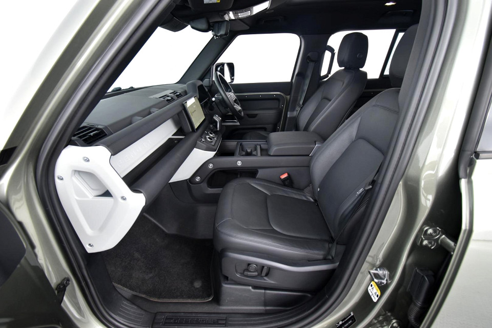 2024 LAND ROVER DEFENDER Defender