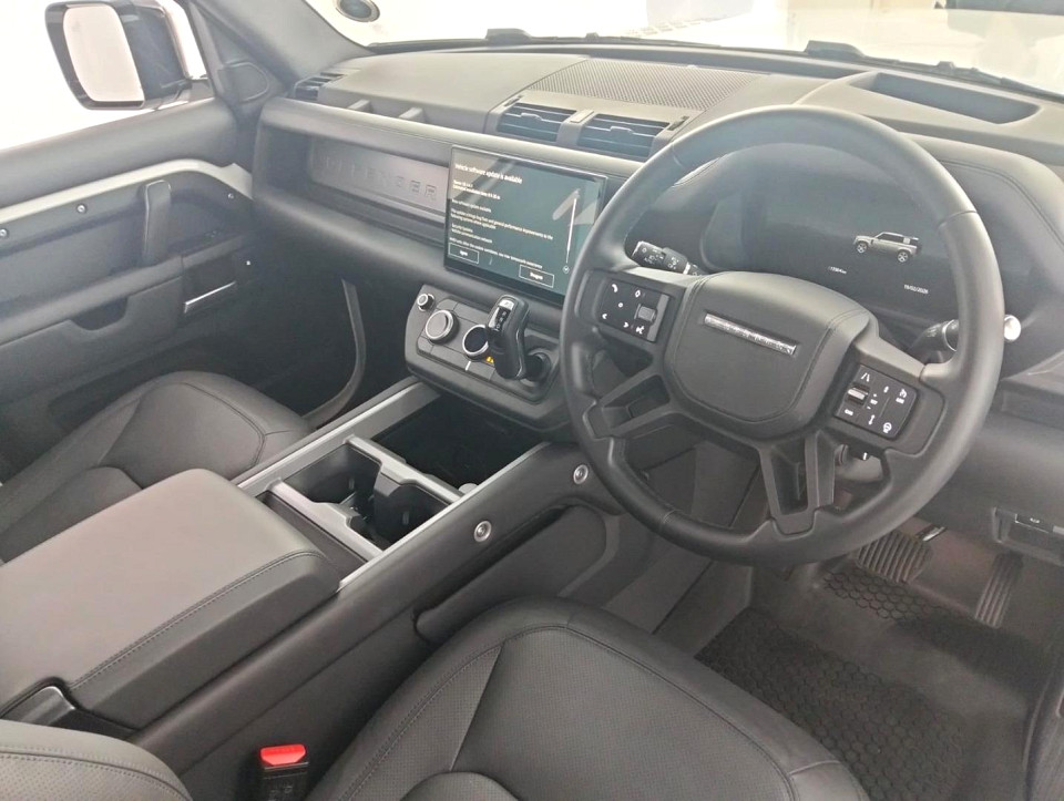 2025 LAND ROVER DEFENDER Defender