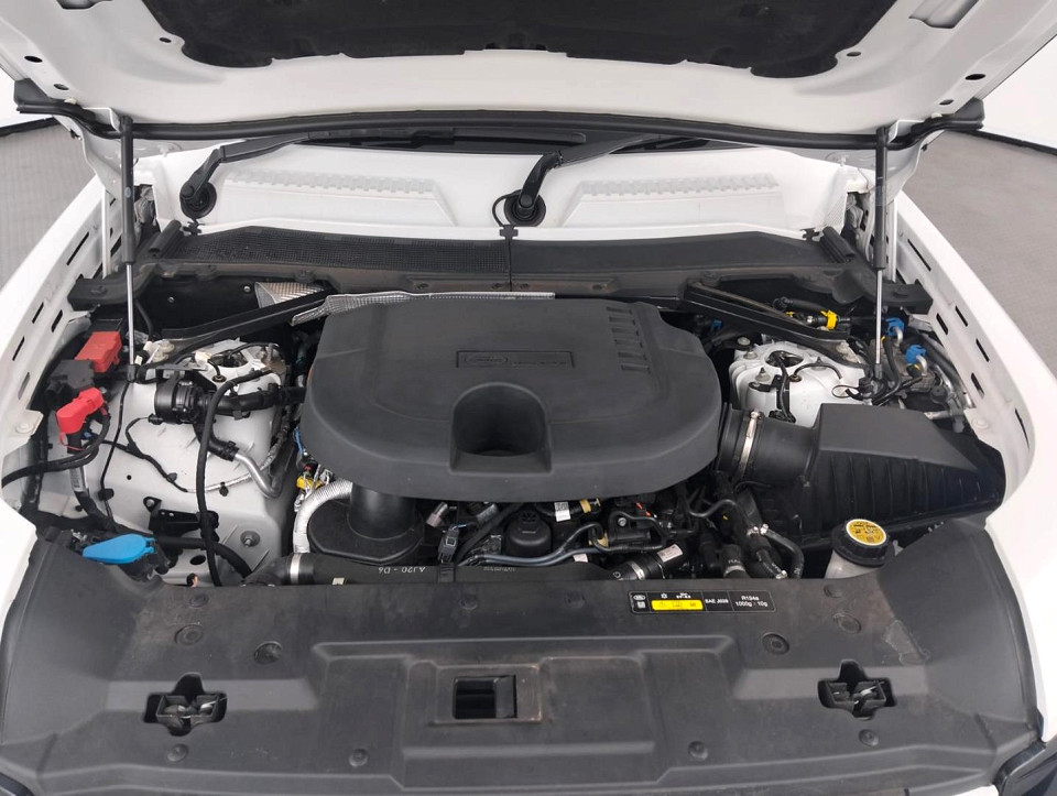 2025 LAND ROVER DEFENDER Defender