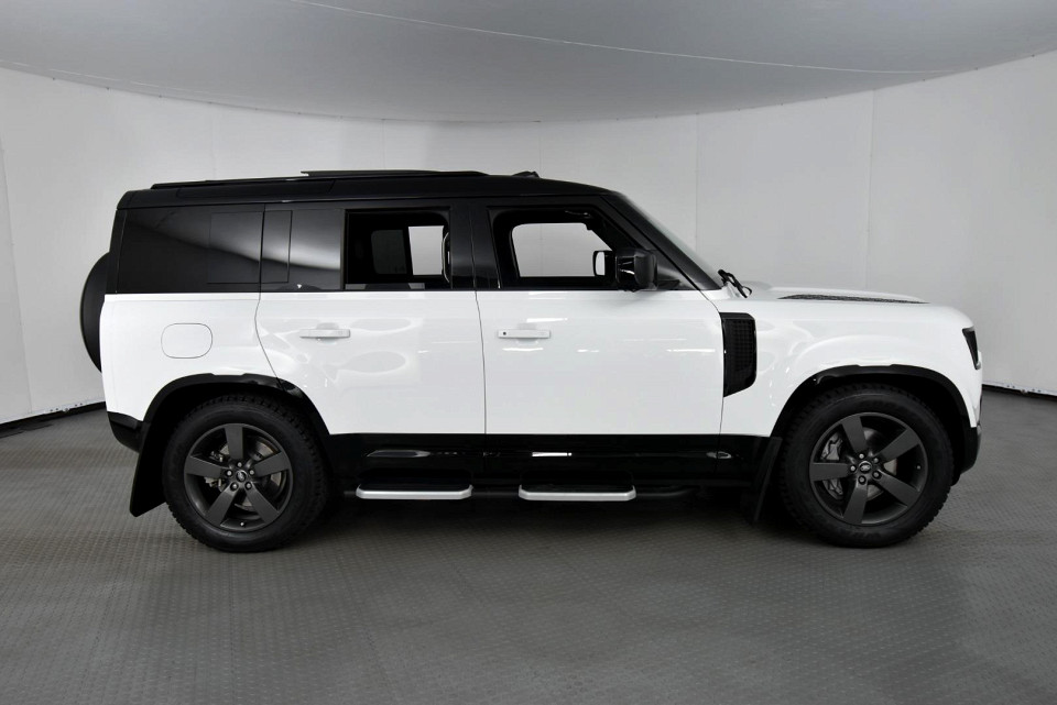 2025 LAND ROVER DEFENDER Defender