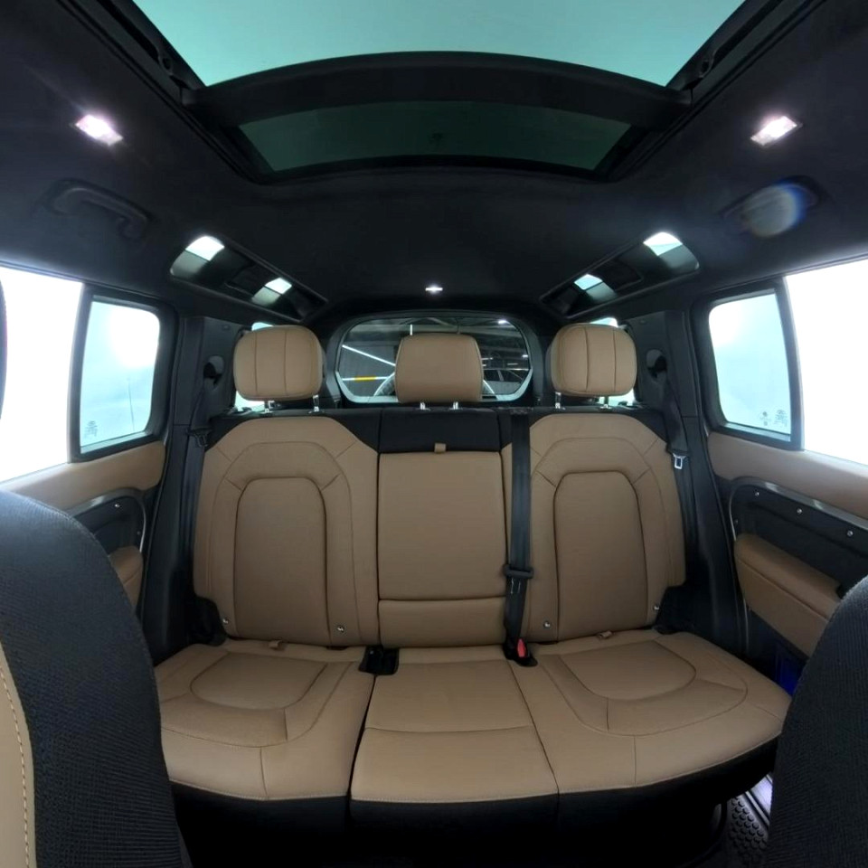 2025 LAND ROVER DEFENDER Defender