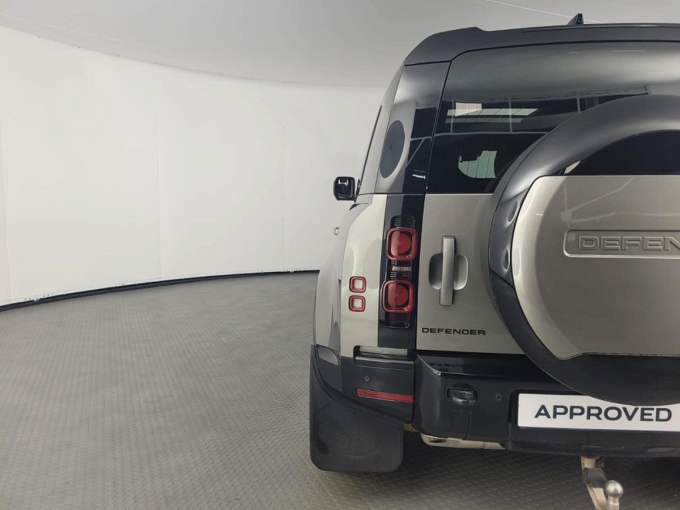 2025 LAND ROVER DEFENDER Defender