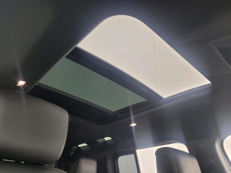 2025 LAND ROVER DEFENDER Defender