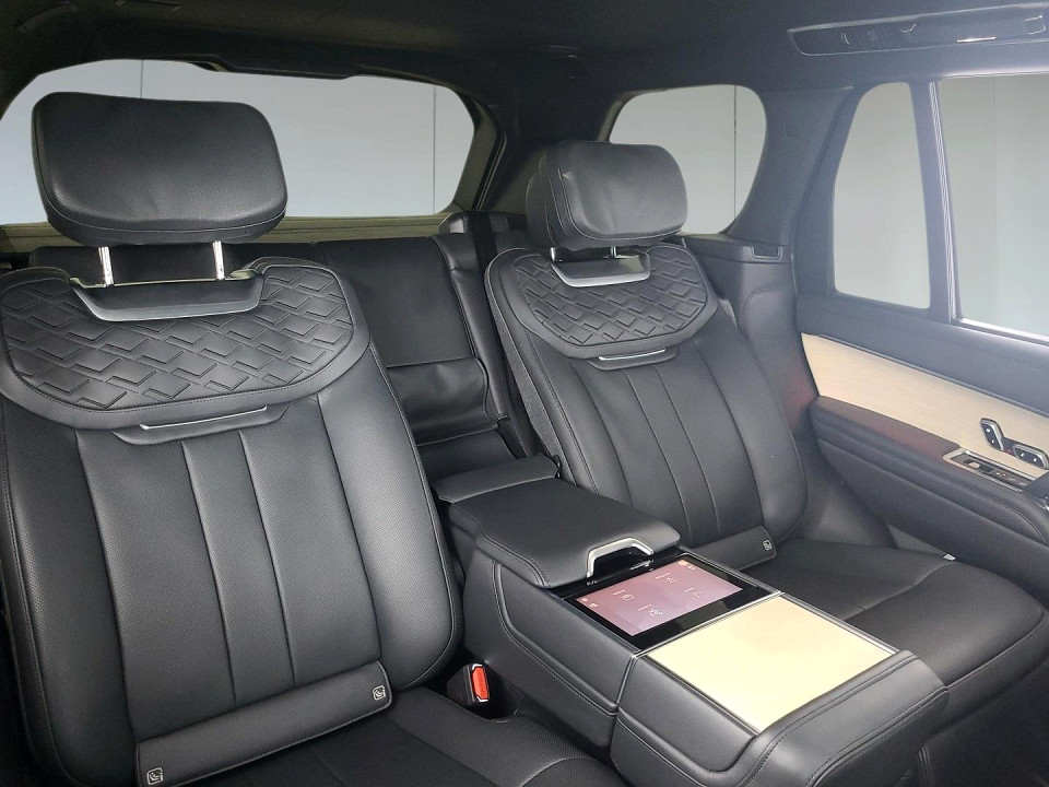 2023 LAND ROVER RANGE ROVER 4.4 P P530 SV (390kW)