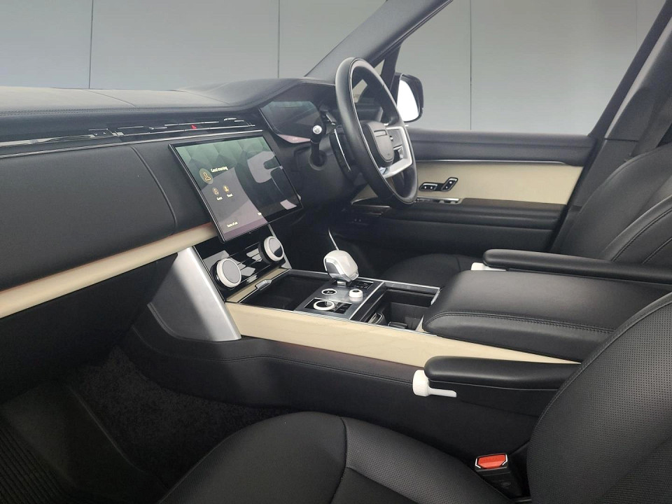 2023 LAND ROVER RANGE ROVER 4.4 P P530 SV (390kW)