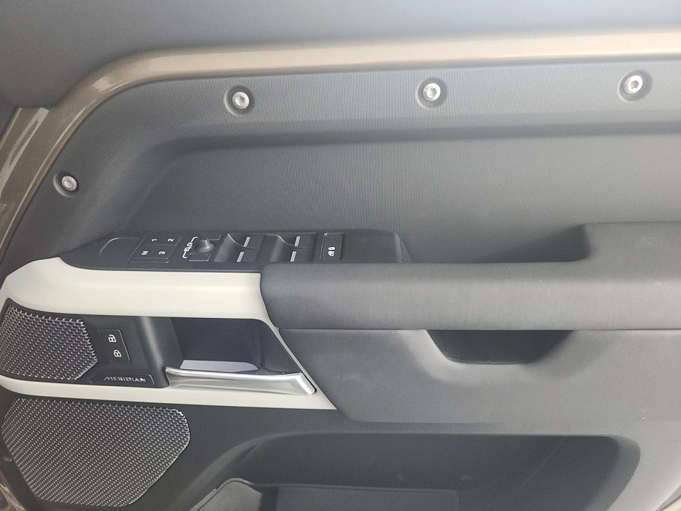 2024 LAND ROVER DEFENDER Defender