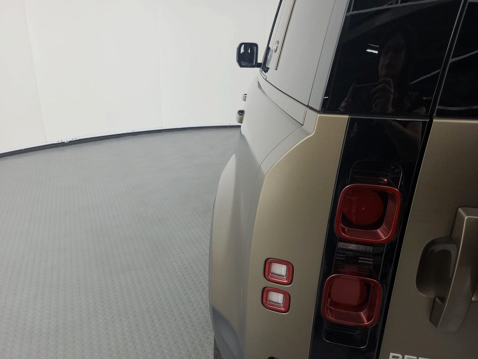 2024 LAND ROVER DEFENDER Defender