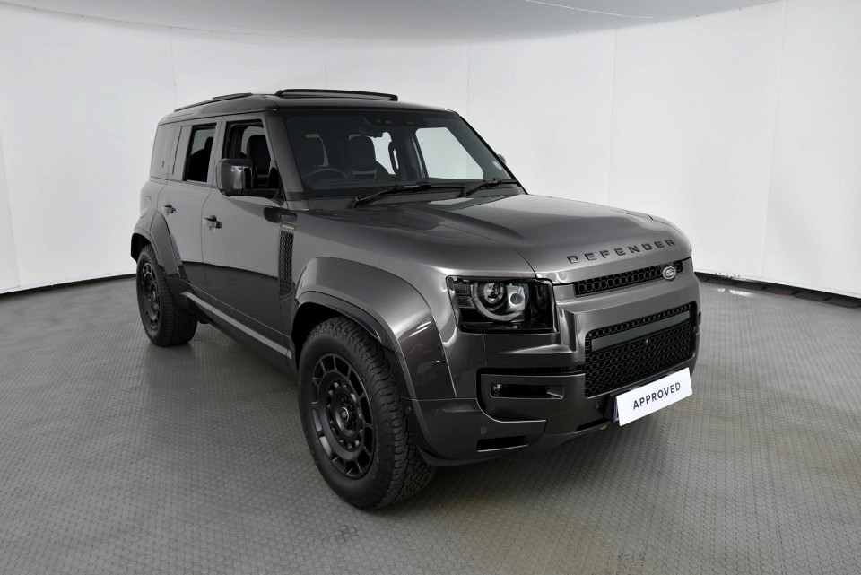 2025 LAND ROVER DEFENDER 110 4.4P P635 OCTA (467kW)