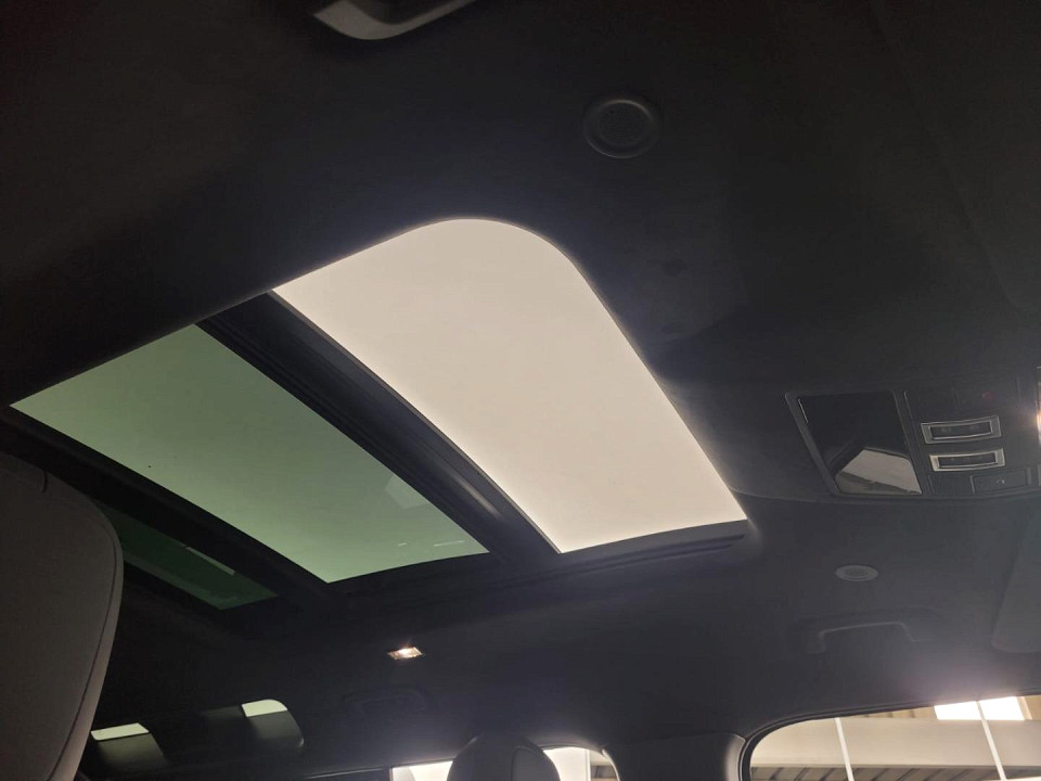 2025 LAND ROVER DEFENDER 110 4.4P P635 OCTA (467kW)