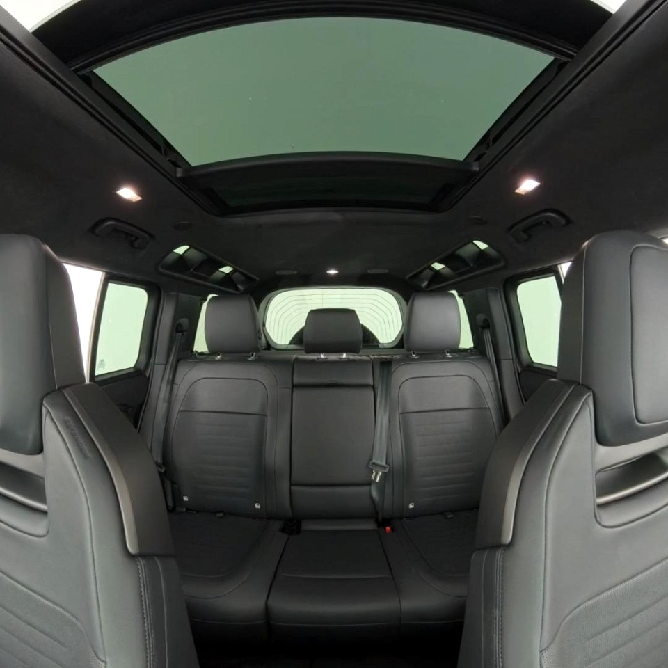 2025 LAND ROVER DEFENDER 110 4.4P P635 OCTA (467kW)