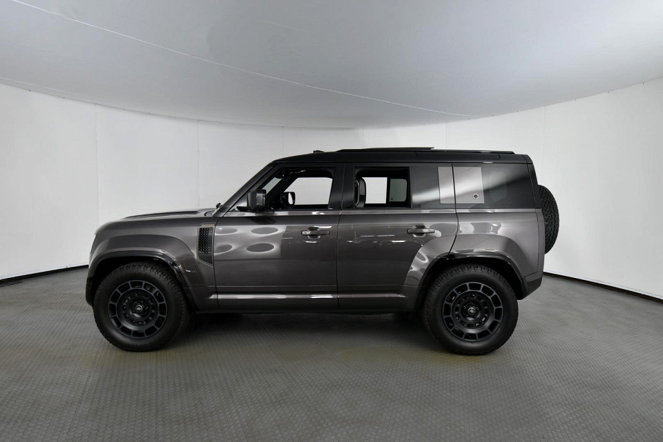 2025 LAND ROVER DEFENDER 110 4.4P P635 OCTA (467kW)