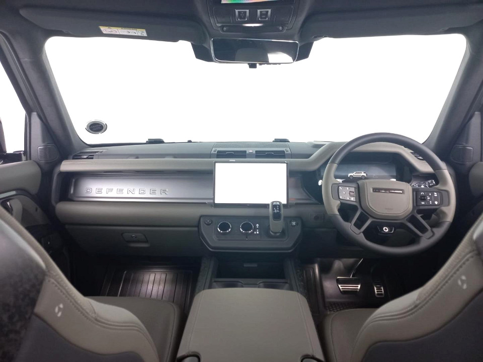 2025 LAND ROVER DEFENDER 110 4.4P P635 OCTA EDITION ONE (467kW)