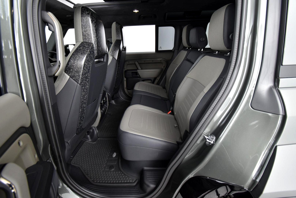 2025 LAND ROVER DEFENDER 110 4.4P P635 OCTA EDITION ONE (467kW)