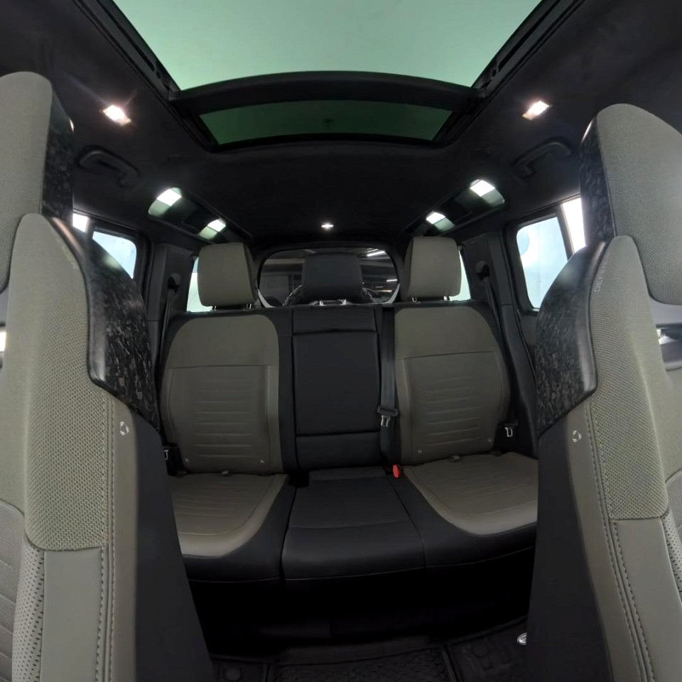 2025 LAND ROVER DEFENDER 110 4.4P P635 OCTA EDITION ONE (467kW)