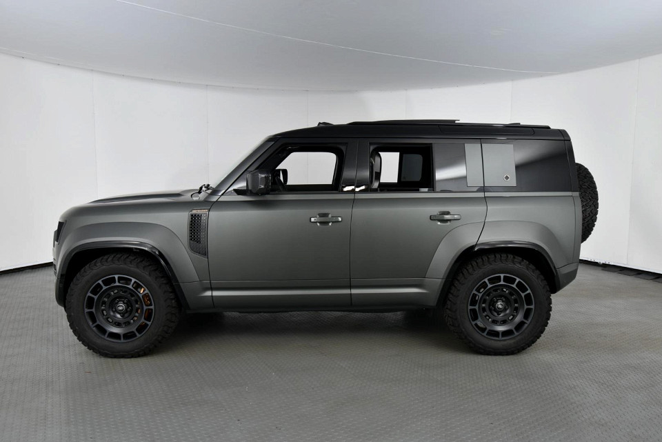 2025 LAND ROVER DEFENDER 110 4.4P P635 OCTA EDITION ONE (467kW)