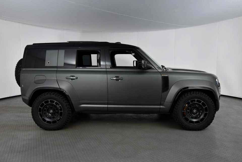 2025 LAND ROVER DEFENDER 110 4.4P P635 OCTA EDITION ONE (467kW)