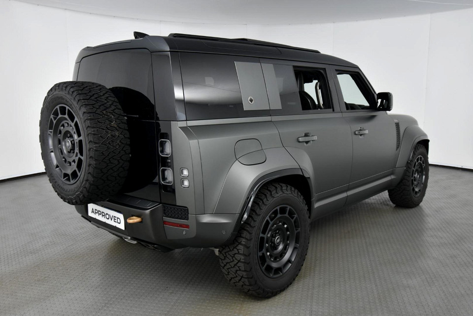 2025 LAND ROVER DEFENDER 110 4.4P P635 OCTA EDITION ONE (467kW)