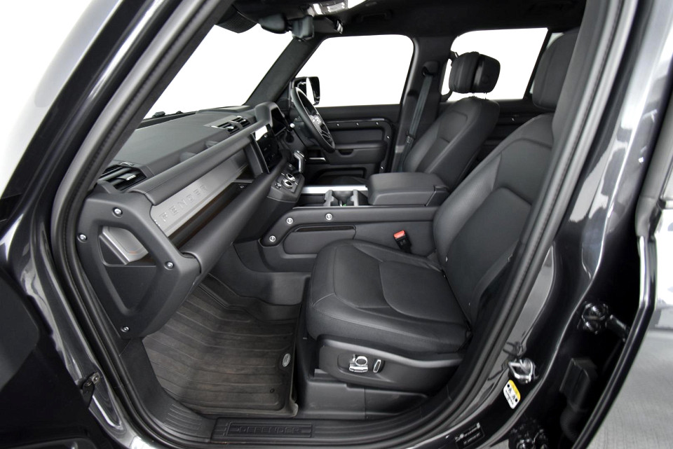 2025 LAND ROVER DEFENDER Defender