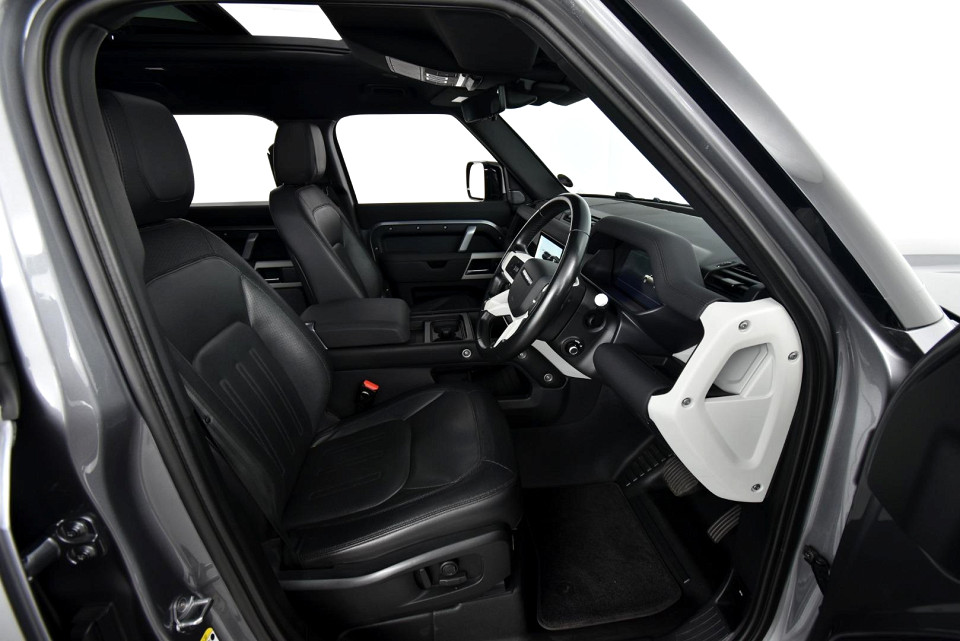 2021 LAND ROVER DEFENDER 110 2.0 D D240 X-DYNAMIC SE (177kW)