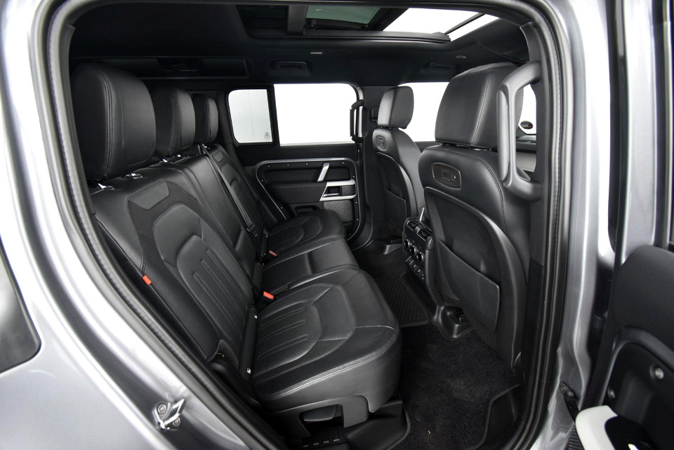 2021 LAND ROVER DEFENDER 110 2.0 D D240 X-DYNAMIC SE (177kW)