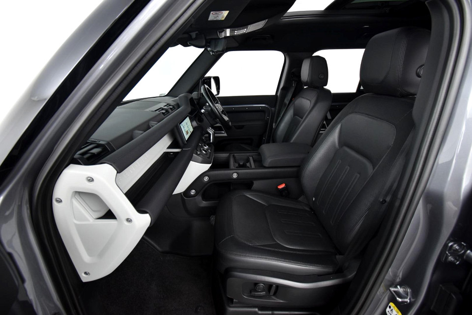 2021 LAND ROVER DEFENDER 110 2.0 D D240 X-DYNAMIC SE (177kW)