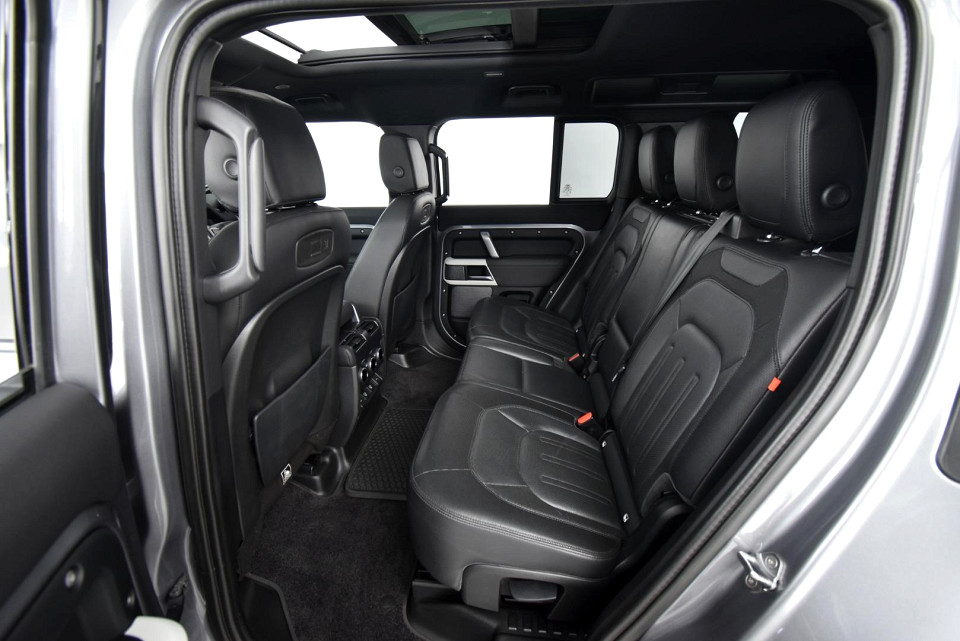 2021 LAND ROVER DEFENDER 110 2.0 D D240 X-DYNAMIC SE (177kW)