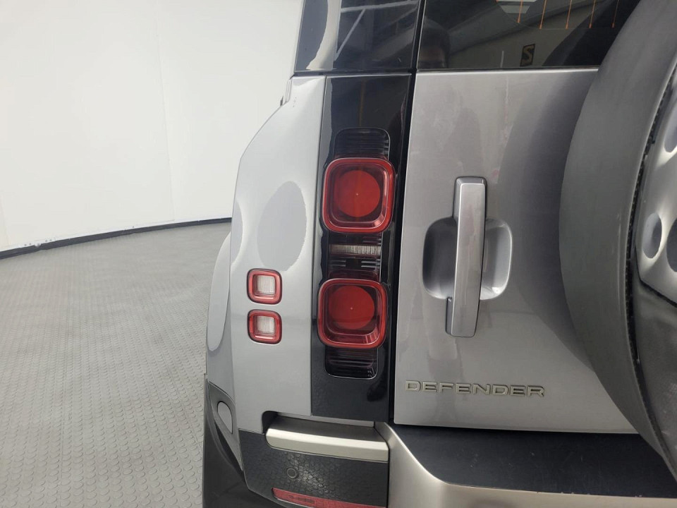 2021 LAND ROVER DEFENDER 110 2.0 D D240 X-DYNAMIC SE (177kW)