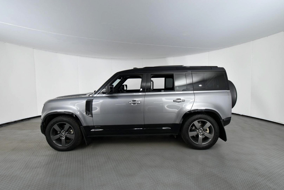 2021 LAND ROVER DEFENDER 110 2.0 D D240 X-DYNAMIC SE (177kW)