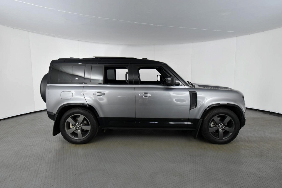 2021 LAND ROVER DEFENDER 110 2.0 D D240 X-DYNAMIC SE (177kW)