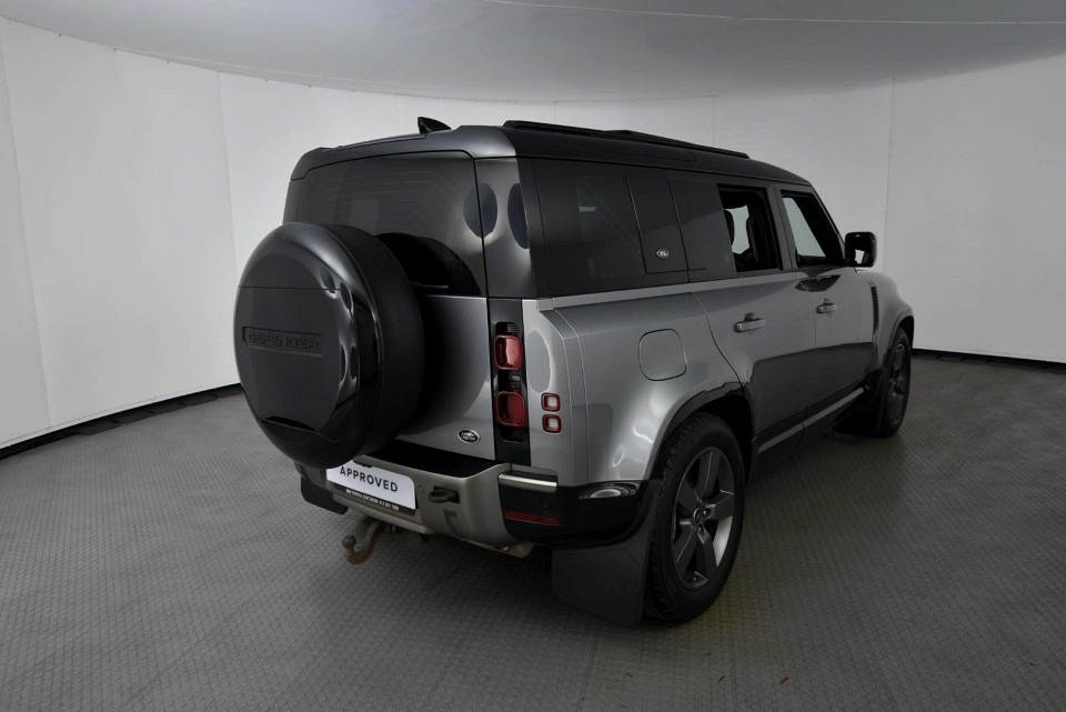 2021 LAND ROVER DEFENDER 110 2.0 D D240 X-DYNAMIC SE (177kW)