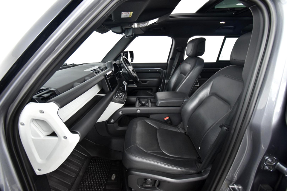 2023 LAND ROVER DEFENDER 110 2.0 D D240 X-DYNAMIC HSE (177kW)