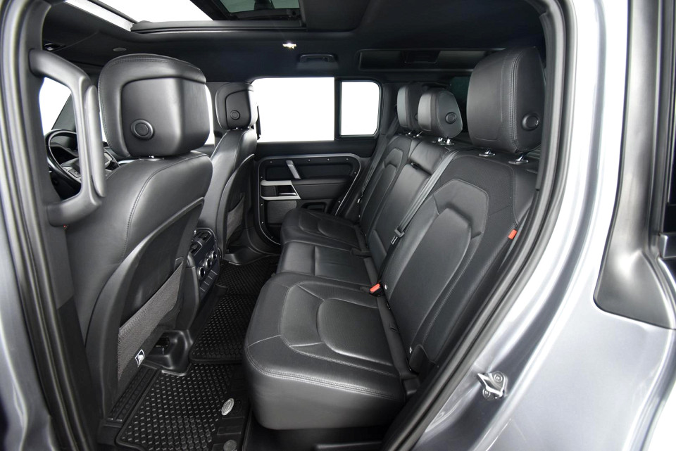 2023 LAND ROVER DEFENDER 110 2.0 D D240 X-DYNAMIC HSE (177kW)