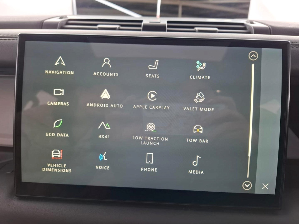 2023 LAND ROVER DEFENDER 110 2.0 D D240 X-DYNAMIC HSE (177kW)