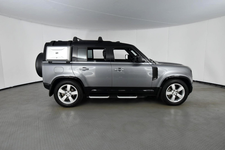 2023 LAND ROVER DEFENDER 110 2.0 D D240 X-DYNAMIC HSE (177kW)