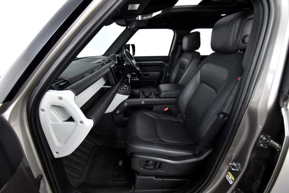 2023 LAND ROVER DEFENDER 110 3.0 D D300 X-DYNAMIC HSE (221kW)