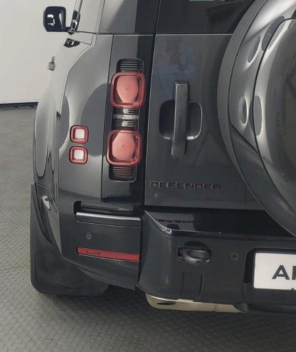 2025 LAND ROVER DEFENDER Defender