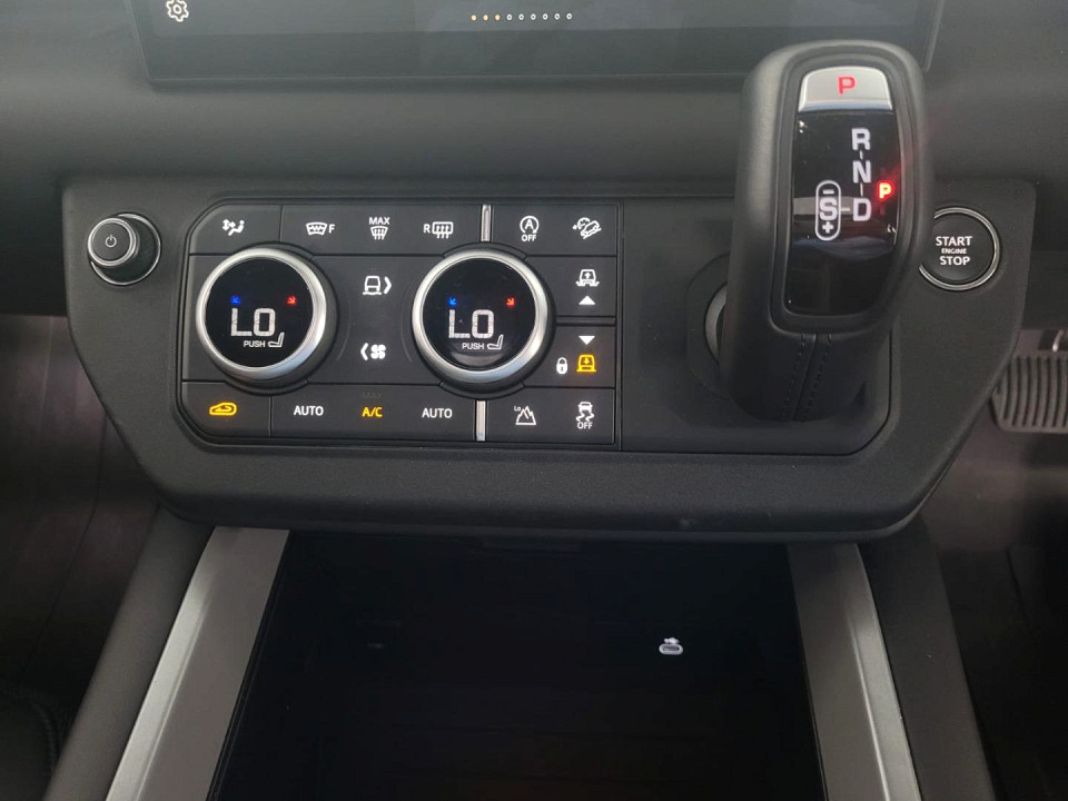 2025 LAND ROVER DEFENDER Defender