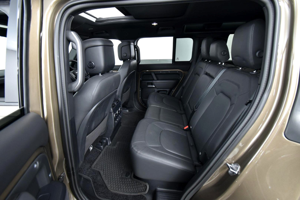 2025 LAND ROVER DEFENDER Defender