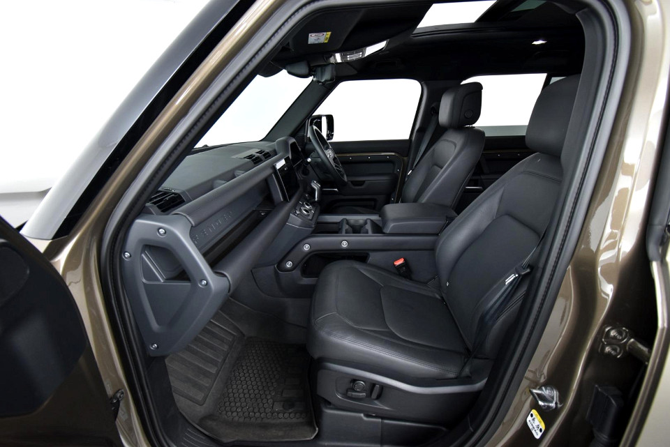 2025 LAND ROVER DEFENDER Defender