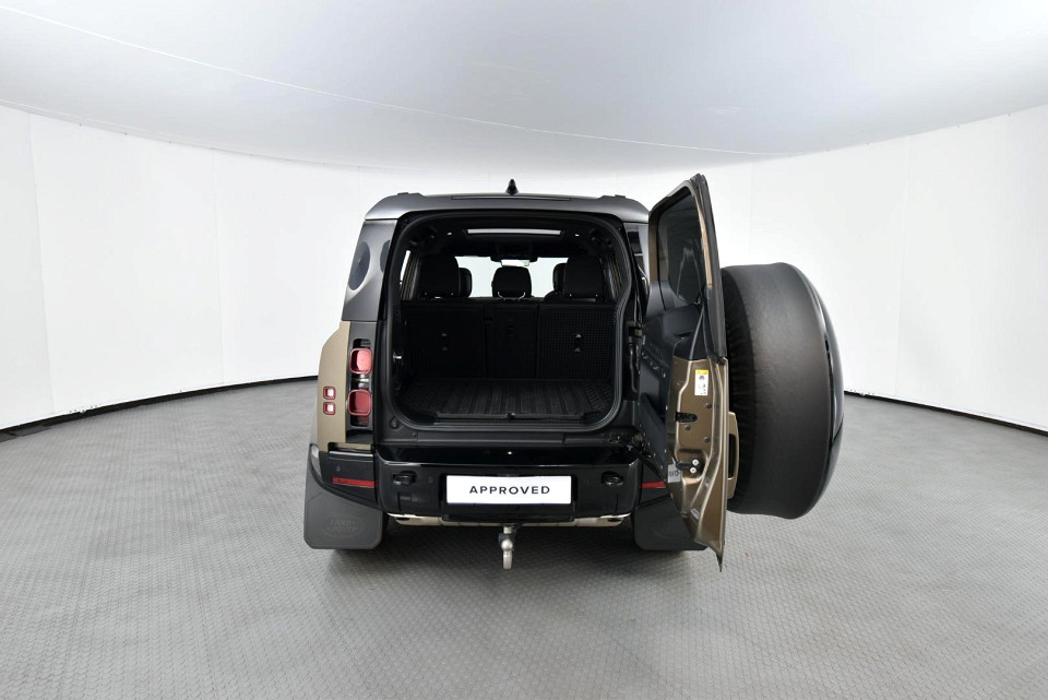 2025 LAND ROVER DEFENDER Defender