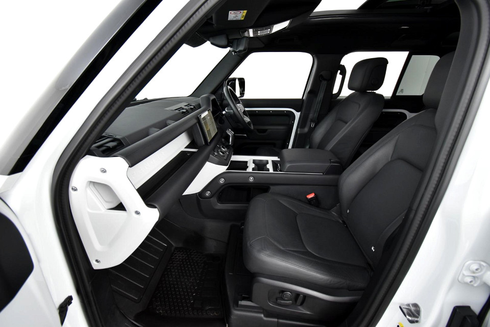 2025 LAND ROVER DEFENDER Defender