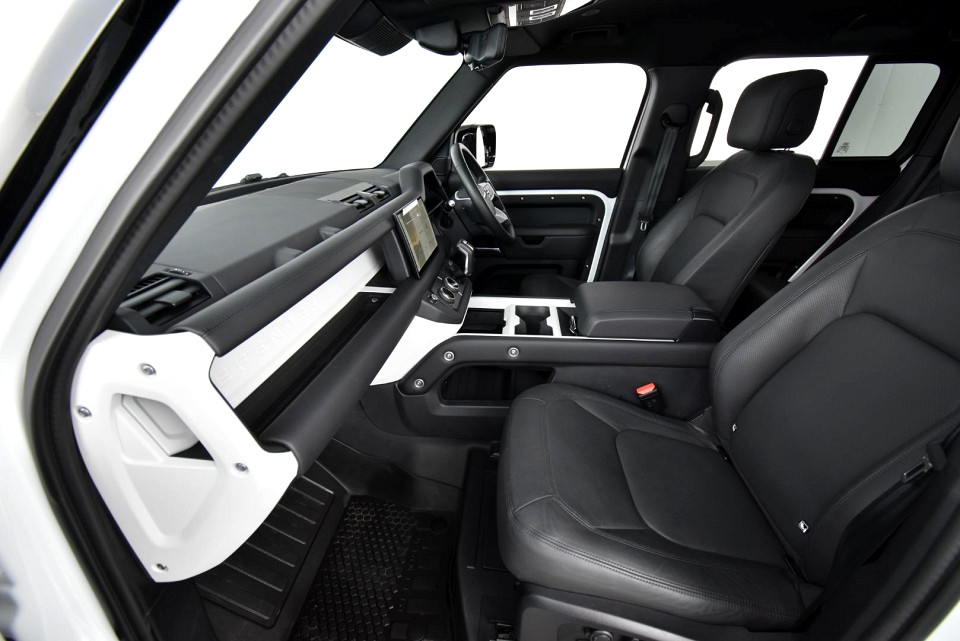 2025 LAND ROVER DEFENDER Defender