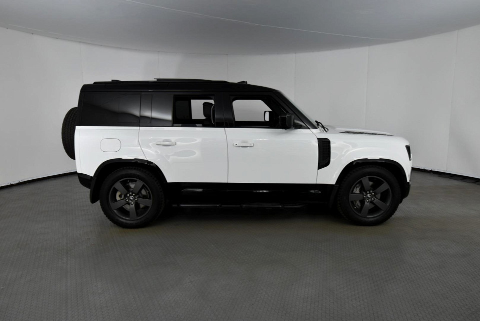2025 LAND ROVER DEFENDER Defender